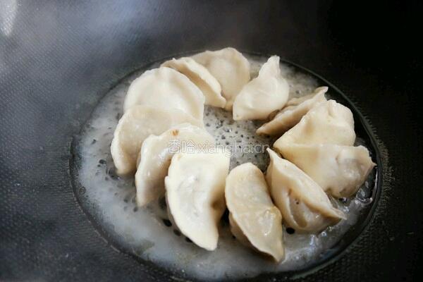 冰花煎饺的做法图解7