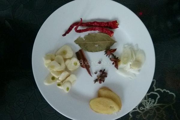 酱香鸡爪子的做法图解3