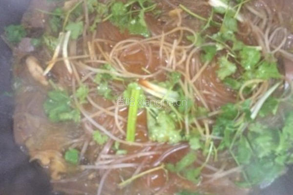 酸菜炖鸭血的做法图解7