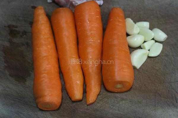 肉末胡萝卜丝的做法图解1