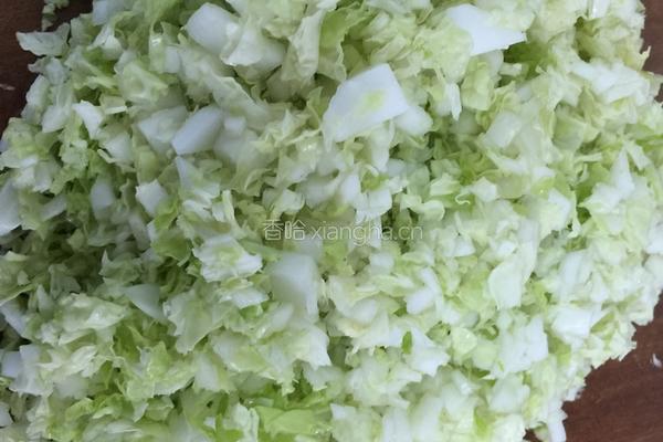 菜肉大馄饨的做法图解1