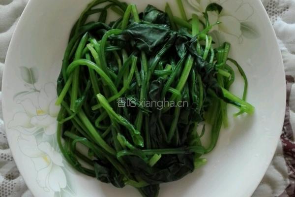 胡萝卜炒菠菜的做法图解5