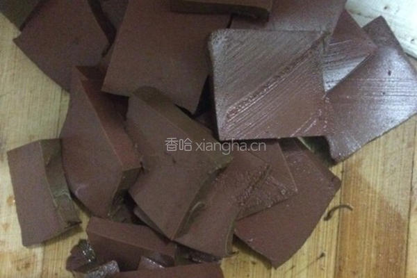 鸭血烧豆腐的做法图解2