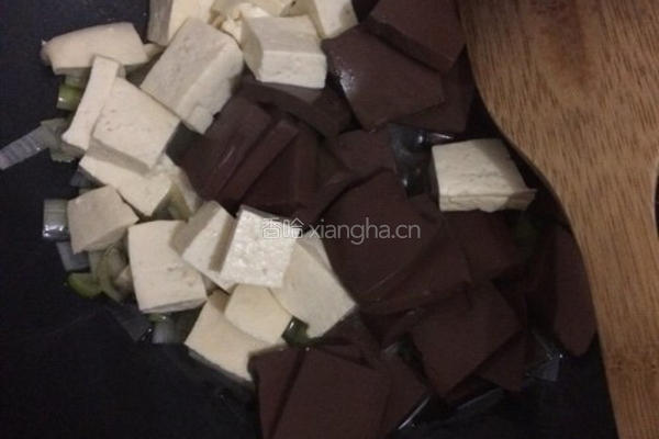 鸭血烧豆腐的做法图解6