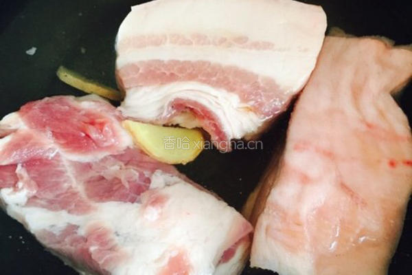 红烧扣肉的做法图解1