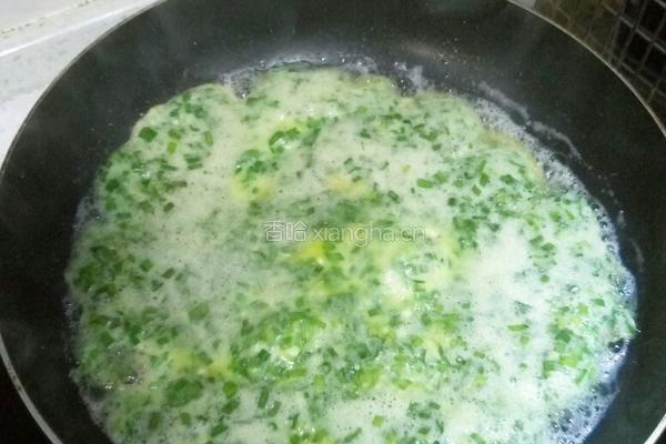 香煎韭菜鸡蛋饼的做法图解7