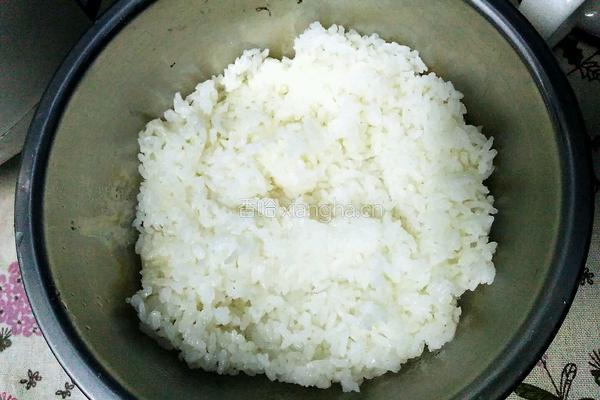 鸡蛋炒饭的做法图解3