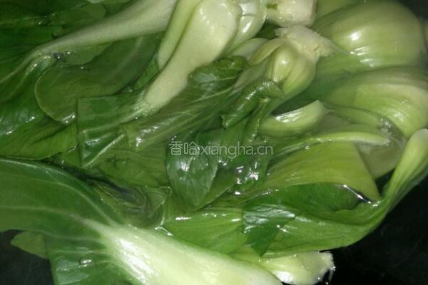耗油肉丁油菜的做法图解2