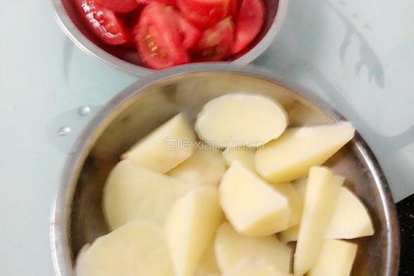 粤菜：里脊肉土豆番茄汤的做法图解2