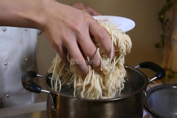 肉丝炒面的做法图解3