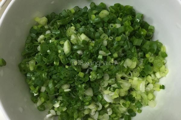 葱香酥饼的做法图解1