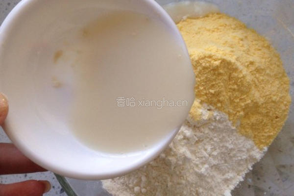 玉米豆沙饼的做法图解3