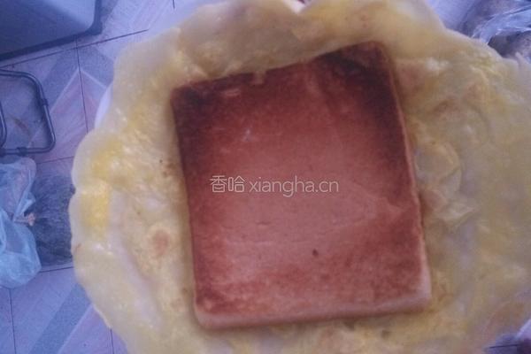 鸡蛋饼爱上面包