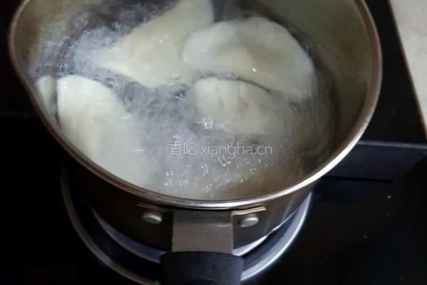 香菇猪肉饺子的做法图解4