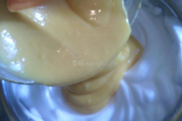 鲜奶油蛋卷的做法图解3