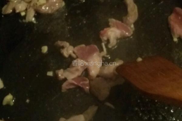 芹菜土豆木耳的做法图解4