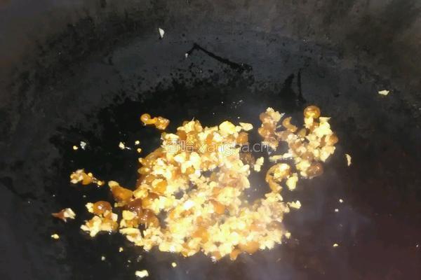 泡辣蒸鱼头的做法图解3