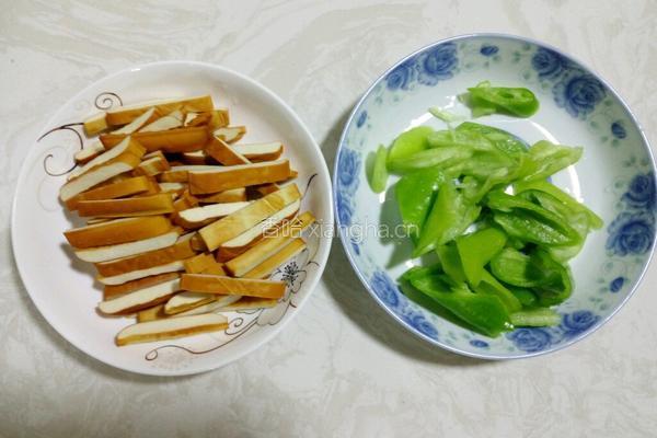 豆干炒辣椒的做法图解2