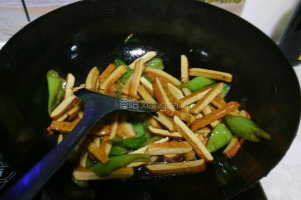豆干炒辣椒的做法图解7