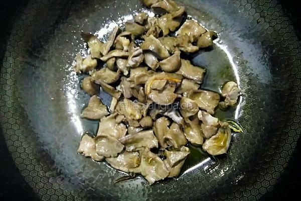 洋葱炒猪心的做法图解10