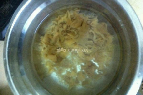 冬菜炖排骨的做法图解2