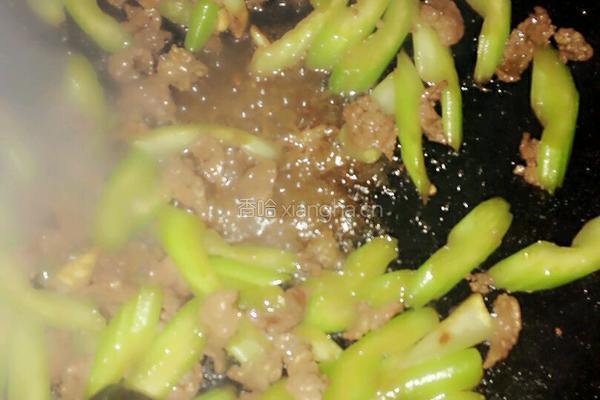 西芹炒牛肉的做法图解6
