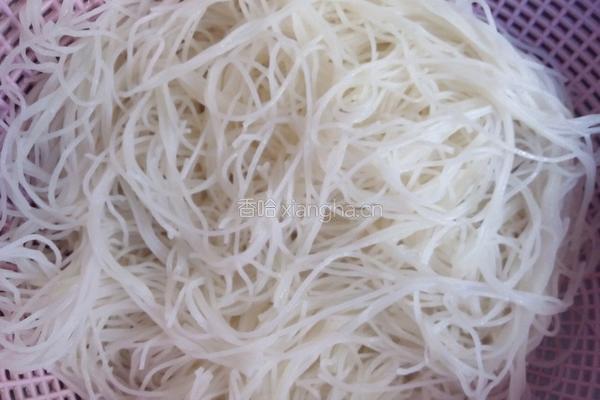 鸡蛋炒米粉的做法图解3