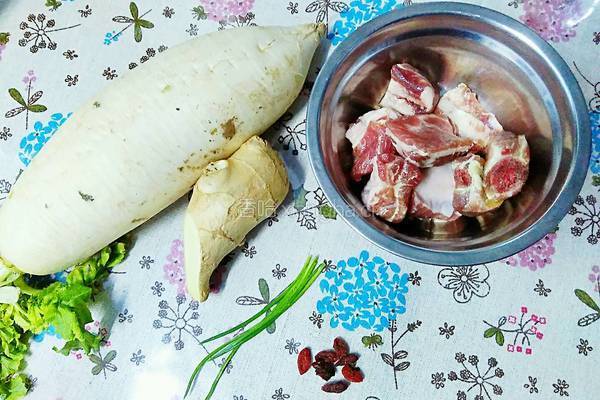 萝卜炖排骨的做法图解1