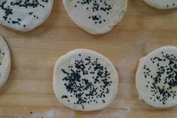 发面黑芝麻咸饼的做法图解6