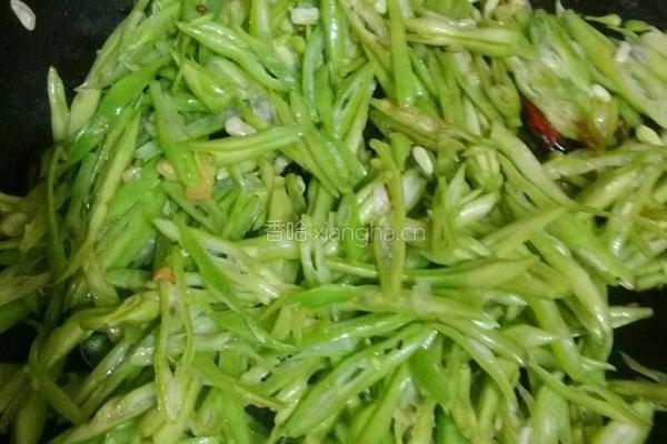 肉末扁豆丝的做法图解4
