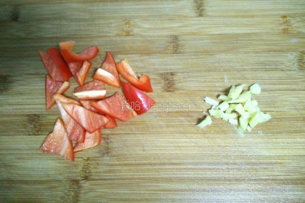 蒜薹炒肉的做法图解2