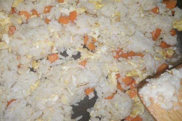 虾仁蛋炒饭的做法图解6