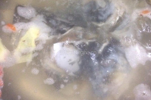 鲜天麻炖鱼头的做法图解10