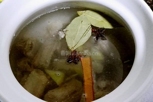 海带萝卜排骨汤的做法图解5