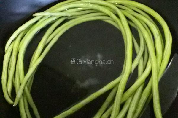 豆角炒鸡胗的做法图解5