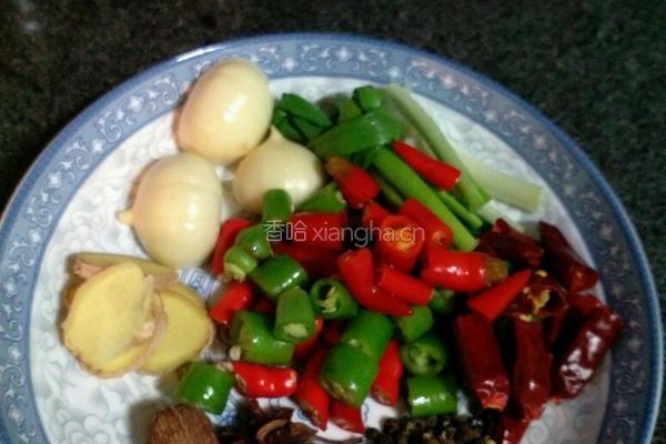红烧香辣排骨的做法图解2