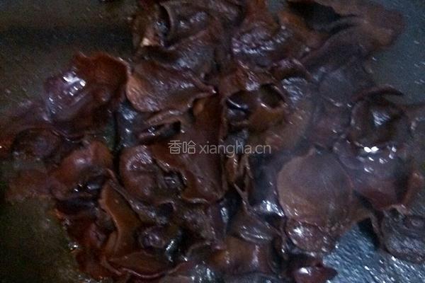 木耳炒肉的做法图解3