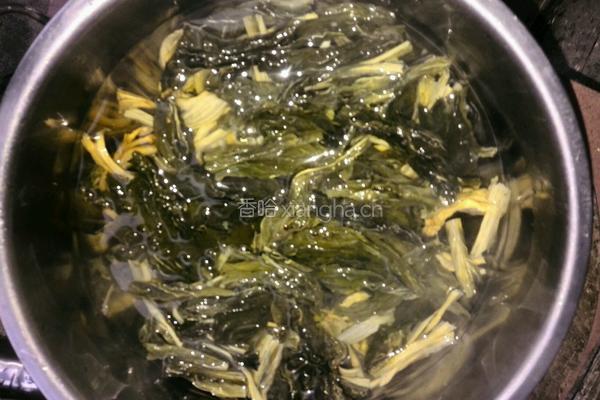 猪骨菜干汤的做法图解2