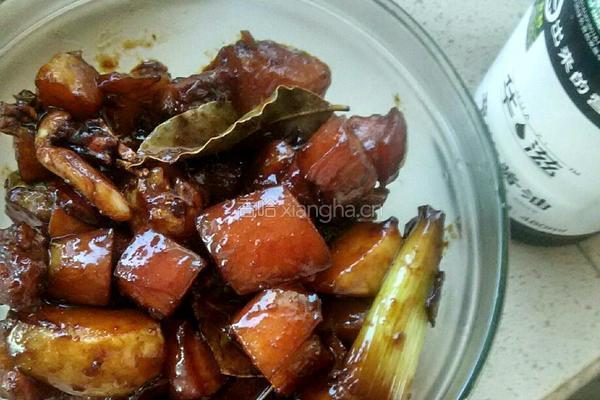 草菌酱油 红烧肉的做法图解6