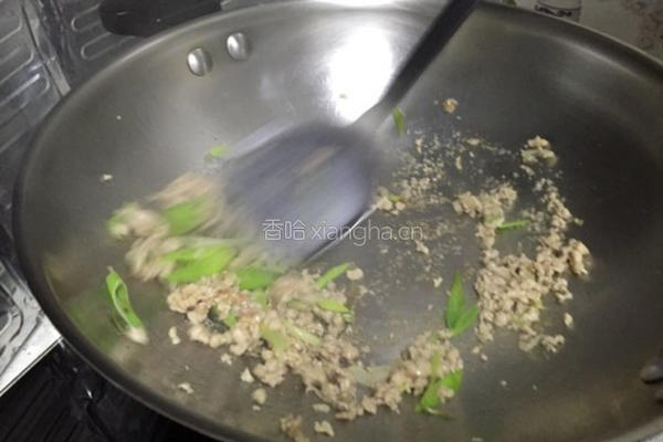 肉末炒豌豆的做法图解4