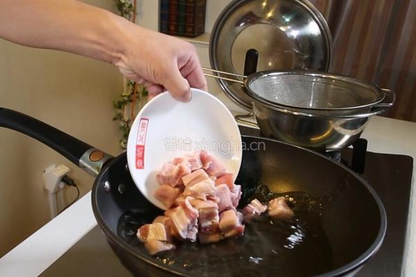 猪肉炖粉条的做法图解4