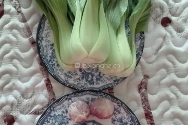 蒜蓉花生炒青菜的做法图解1