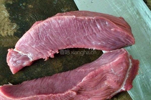 青椒炒牛肉的做法图解1