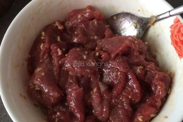 青椒炒牛肉的做法图解2