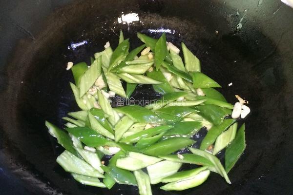 青椒炒牛肉的做法图解6