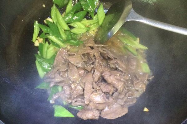 青椒炒牛肉的做法图解7