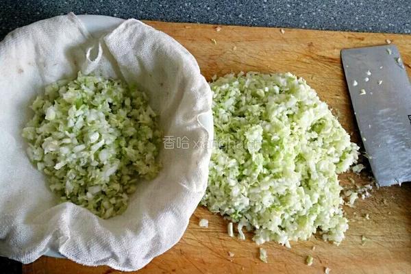 牛肉大白菜馅饼的做法图解2