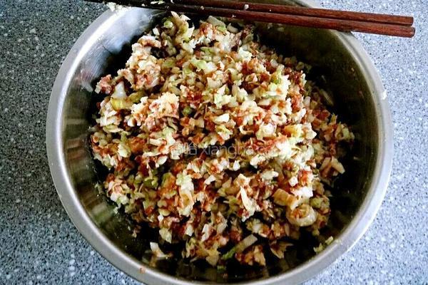 牛肉大白菜馅饼的做法图解4