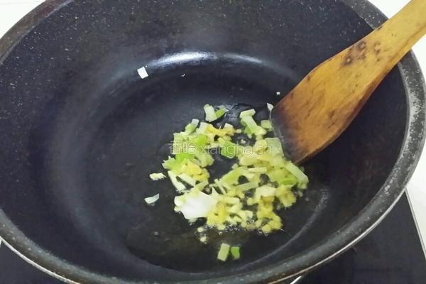 木耳白菜的做法图解2