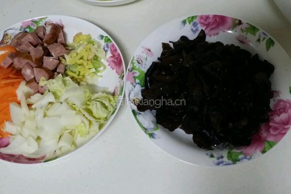 木耳白菜的做法图解1